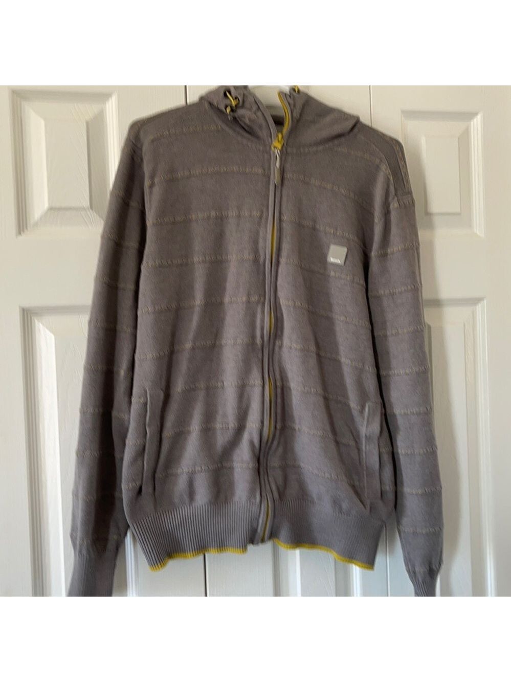 Bench hoodie zip up size L🥰🥰